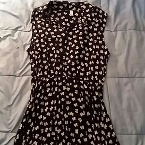 Very cute button down collared dress